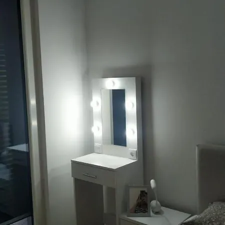 Lagator Lux * Loznica