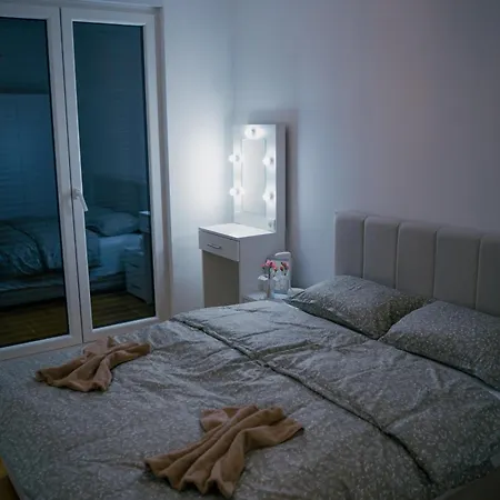 Lagator Lux * Loznica