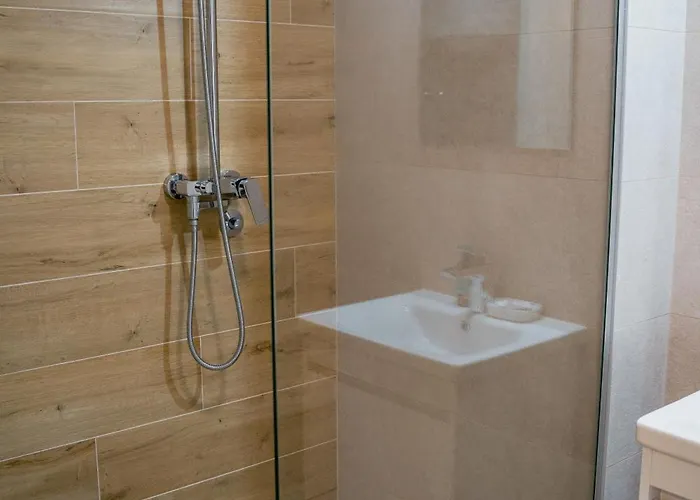 Lagator Lux * Лозница